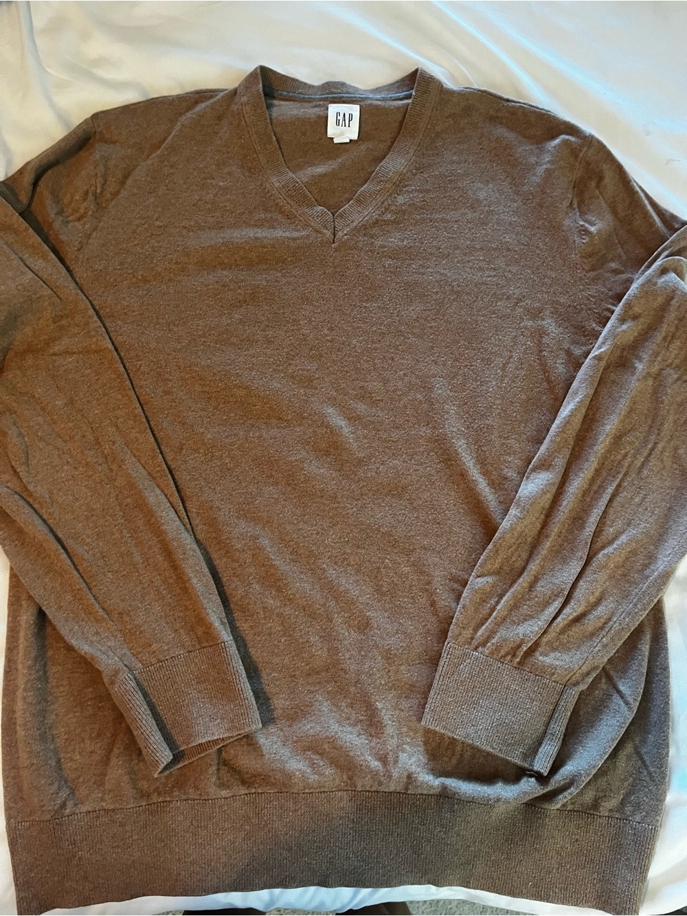 GAP Men's Brown V-neck Pullover Sweater